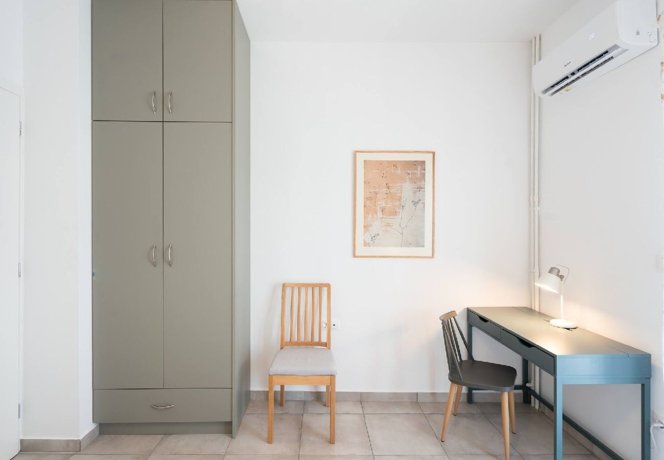Apartment in Athens - Bright 2BR Apartment By Metro Near Acropolis