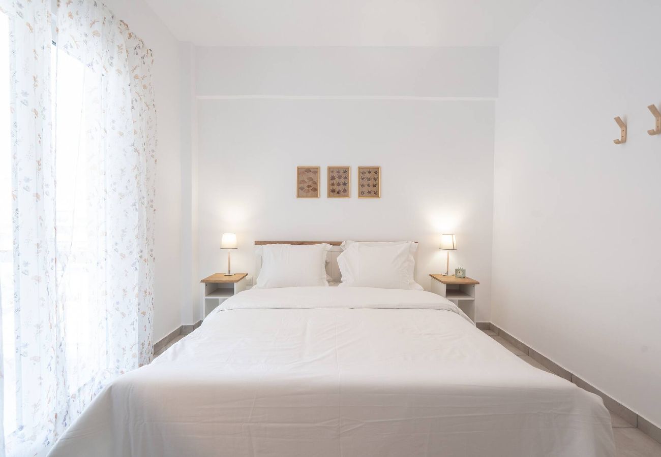 Apartment in Athens - Bright 2BR Apartment By Metro Near Acropolis