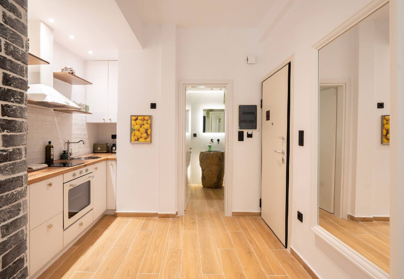 Apartment in Athens - 1BR Stylish Apt 20 Minutes from Acropolis