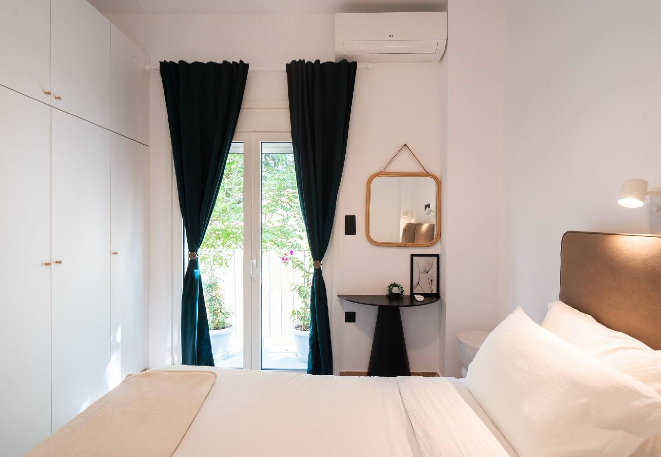 Apartment in Athens - 1BR Stylish Apt 20 Minutes from Acropolis