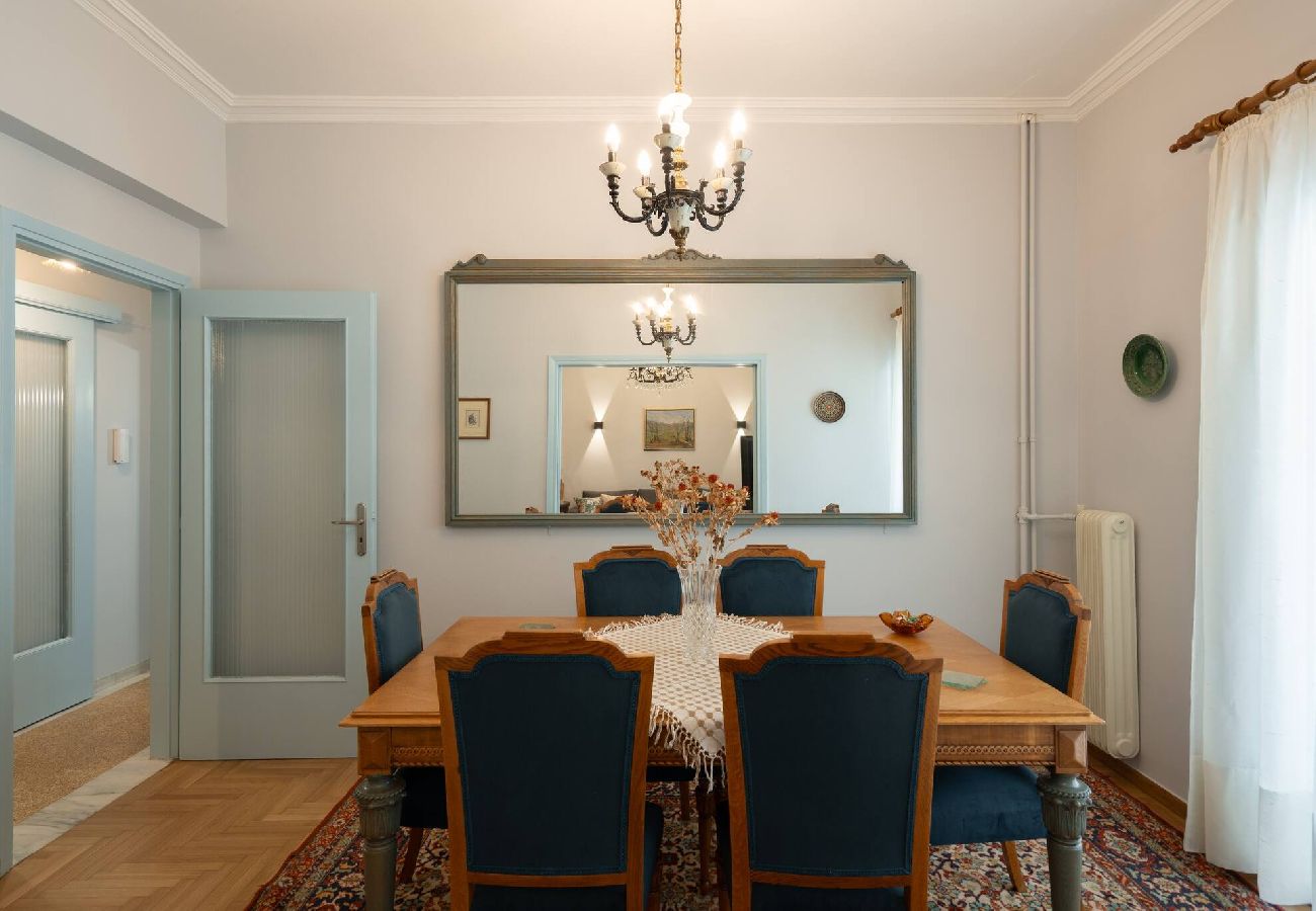 Apartment in Athens - Spacious & Retro 1BR · Big Balcony · 10' To Metro