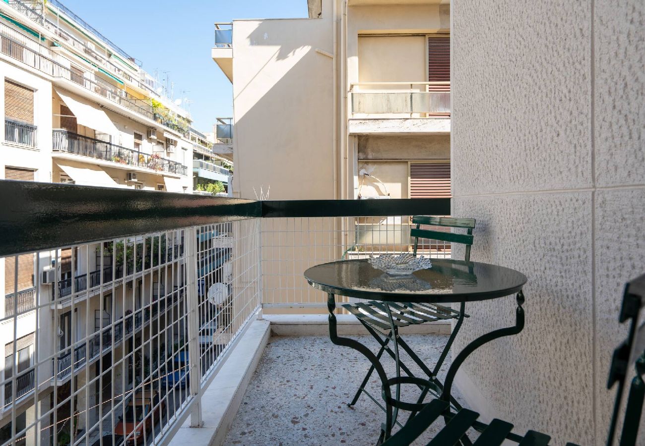 Apartment in Athens - Spacious & Retro 1BR · Big Balcony · 10' To Metro