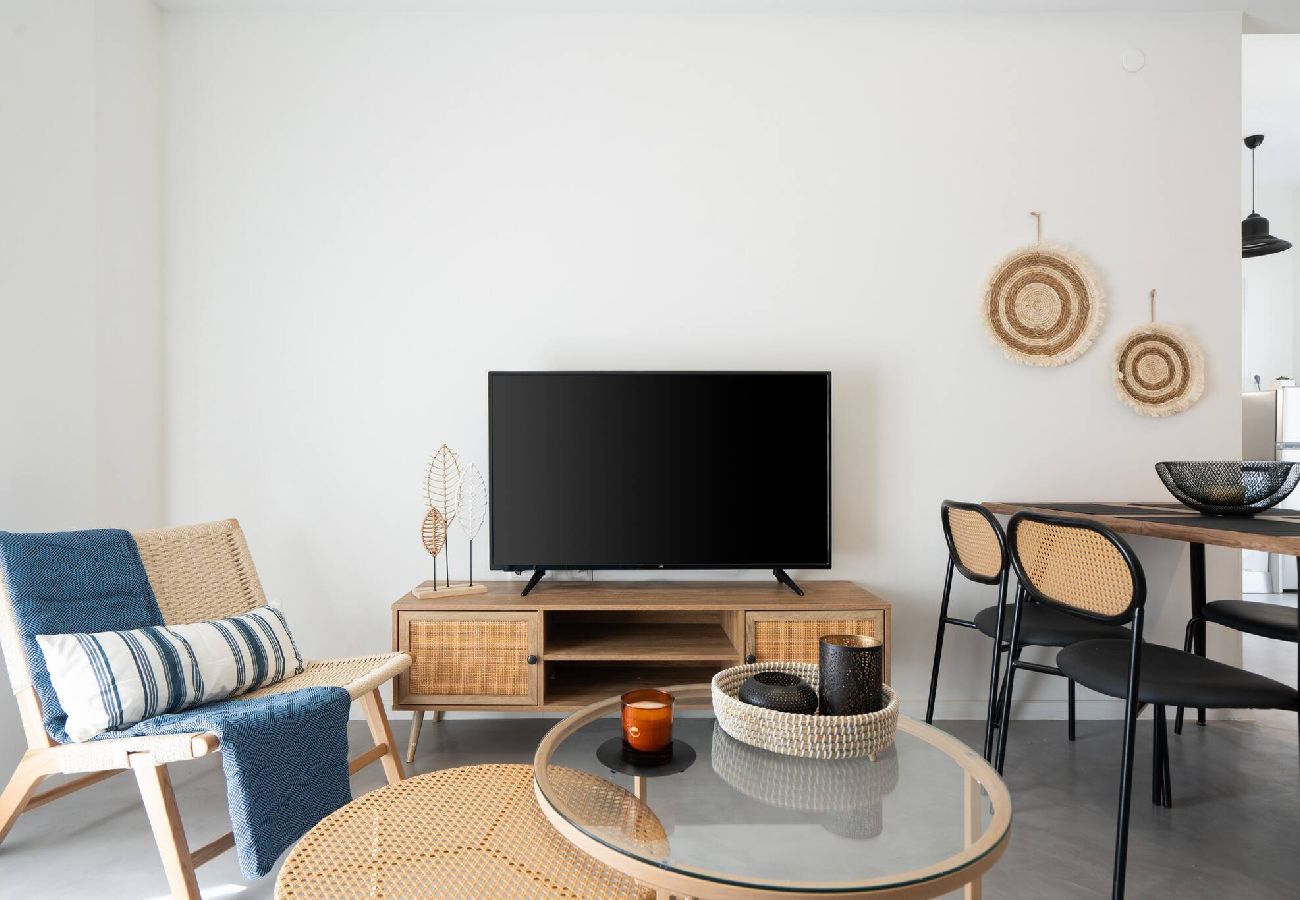 Apartment in Athens - 1BR Spacious Apt | Near Metro | Beautiful View