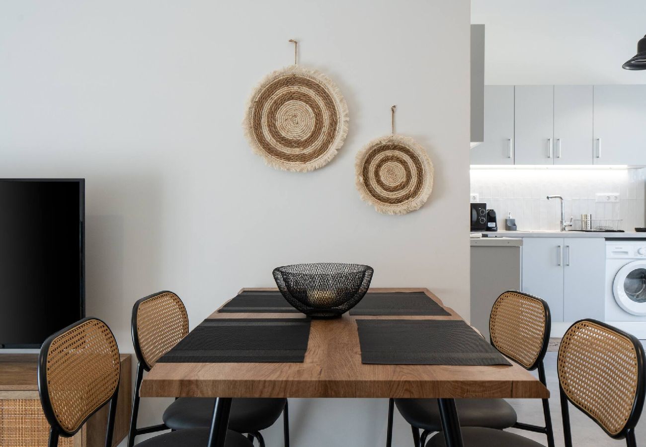Apartment in Athens - 1BR Spacious Apt | Near Metro | Beautiful View