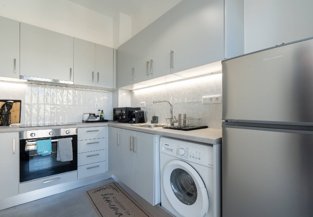 Apartment in Athens - 1BR Spacious Apt | Near Metro | Beautiful View