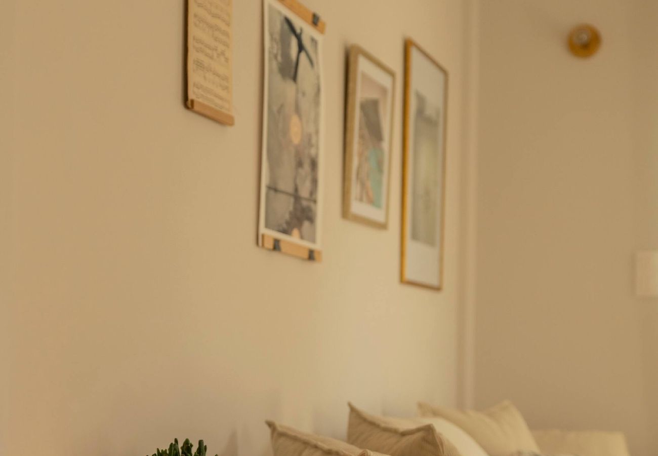 Apartment in Athens - Stylish cozy artistic Athens apartment 