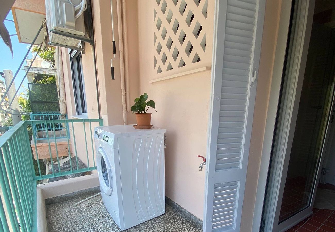 Apartment in Athens - Stylish cozy artistic Athens apartment 