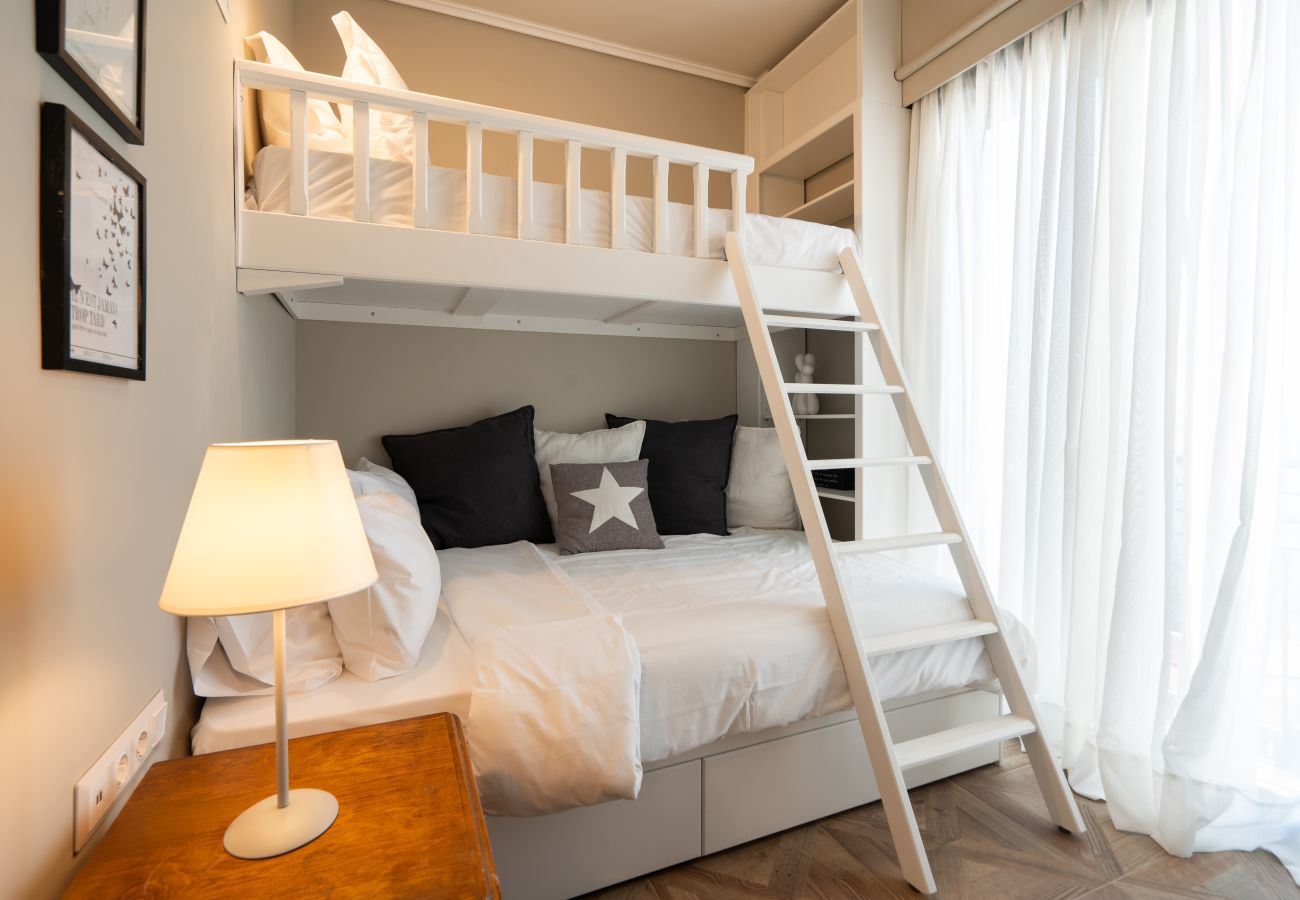 Apartment in Athens - Luxury Petralona Penthouse | Sleeps 7 | Near Metro
