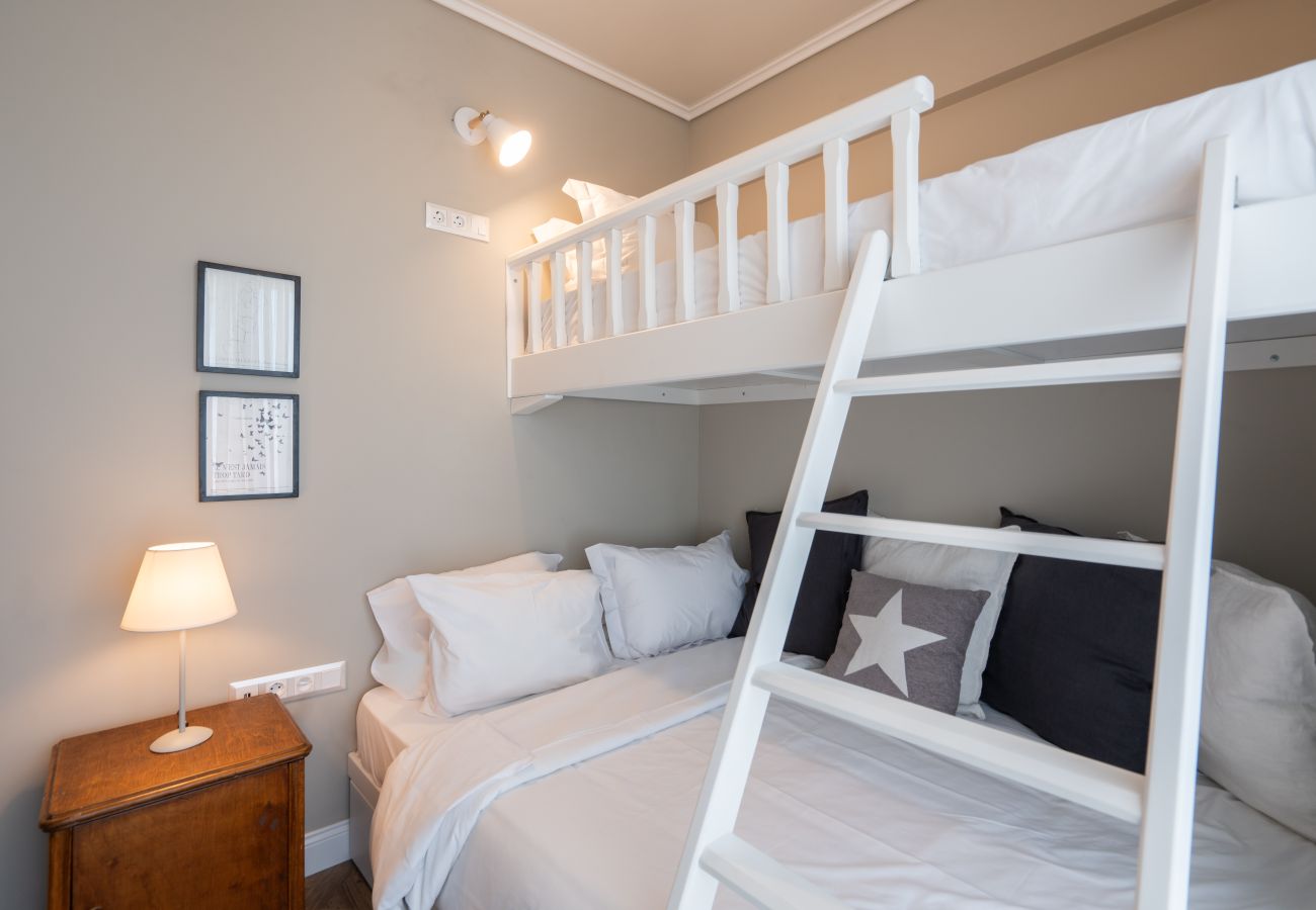 Apartment in Athens - Luxury Petralona Penthouse | Sleeps 7 | Near Metro