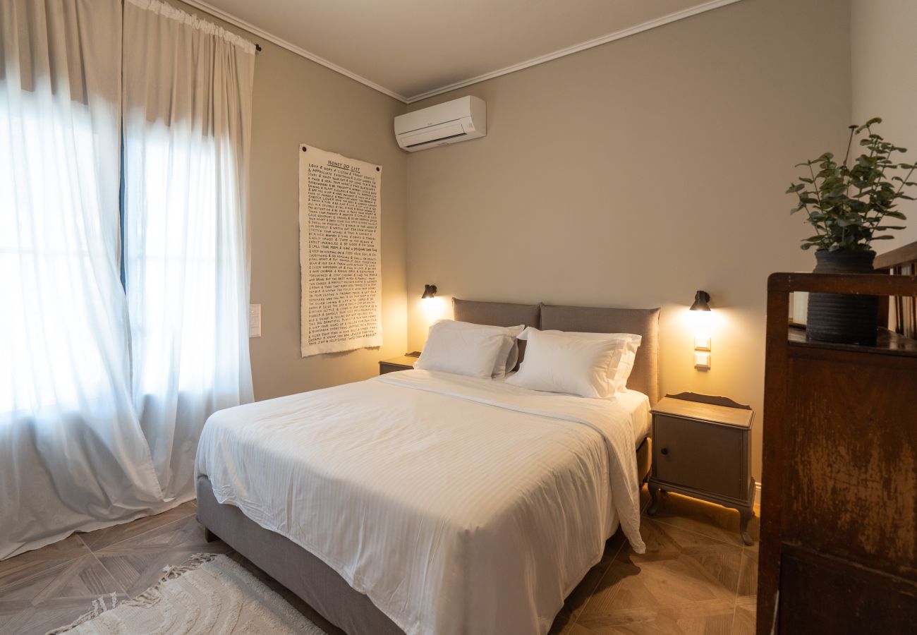Apartment in Athens - Luxury Petralona Penthouse | Sleeps 7 | Near Metro