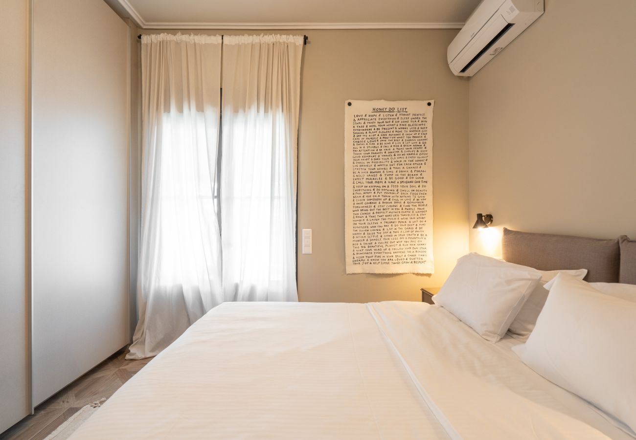 Apartment in Athens - Luxury Petralona Penthouse | Sleeps 7 | Near Metro