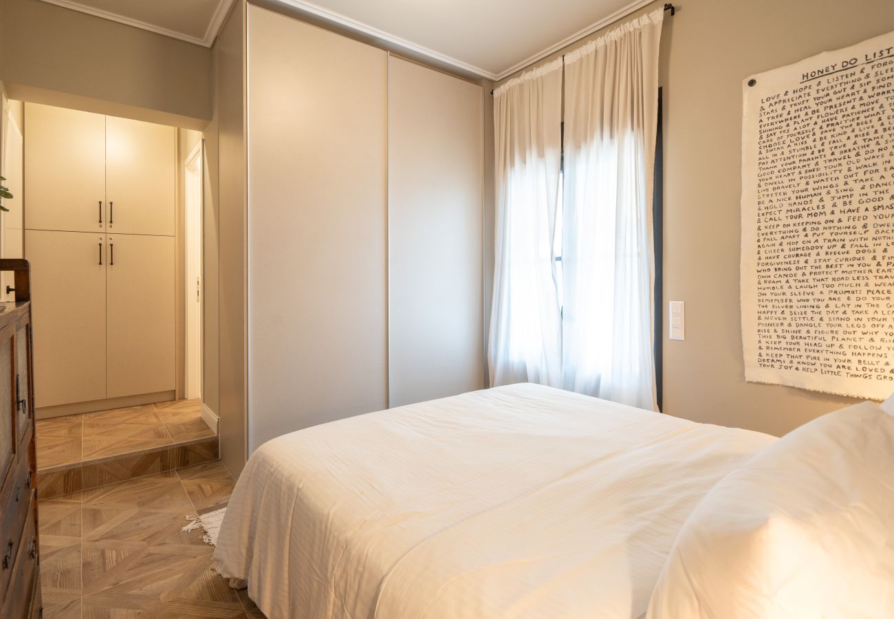 Apartment in Athens - Luxury Petralona Penthouse | Sleeps 7 | Near Metro