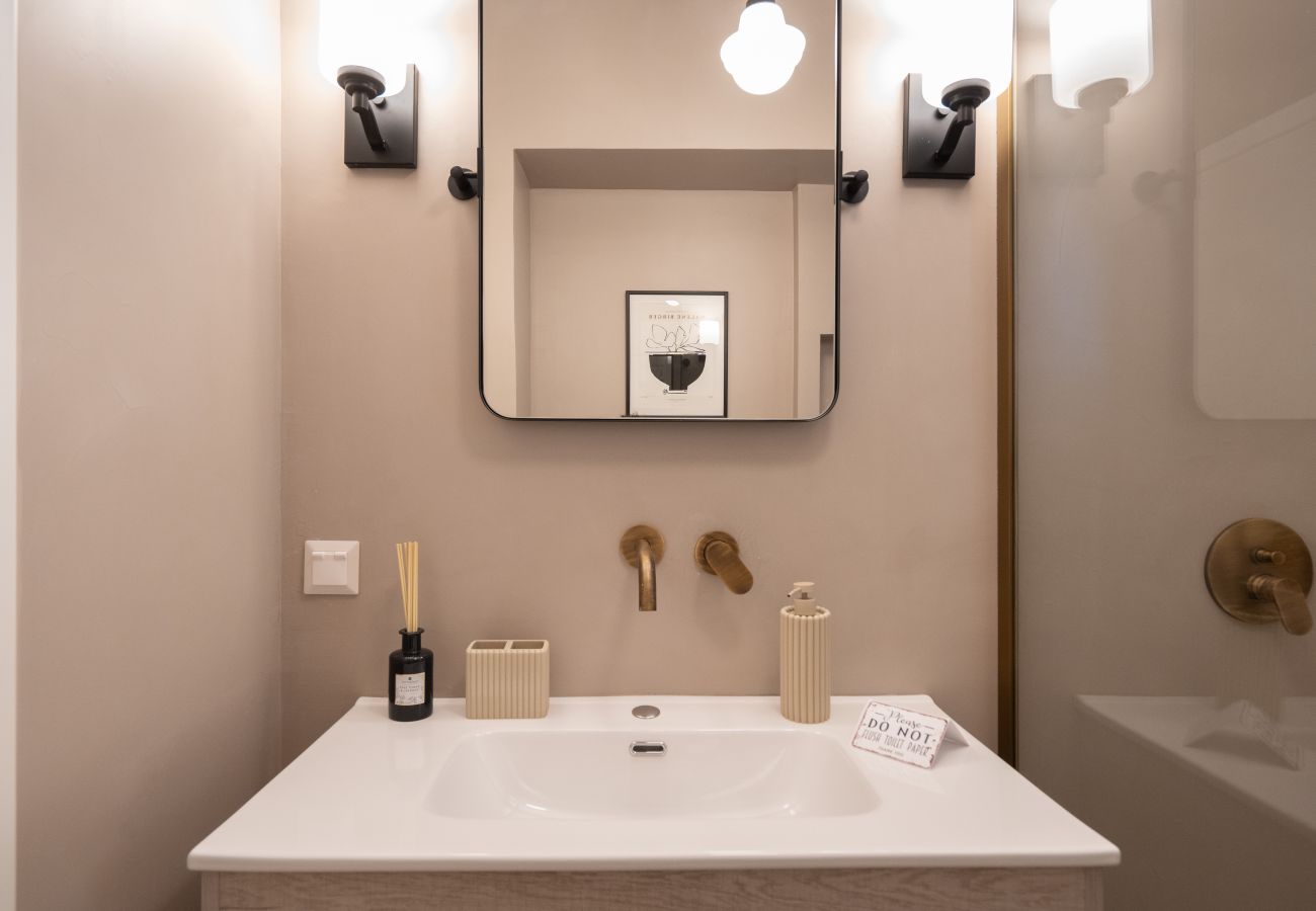 Apartment in Athens - Luxury Petralona Penthouse | Sleeps 7 | Near Metro