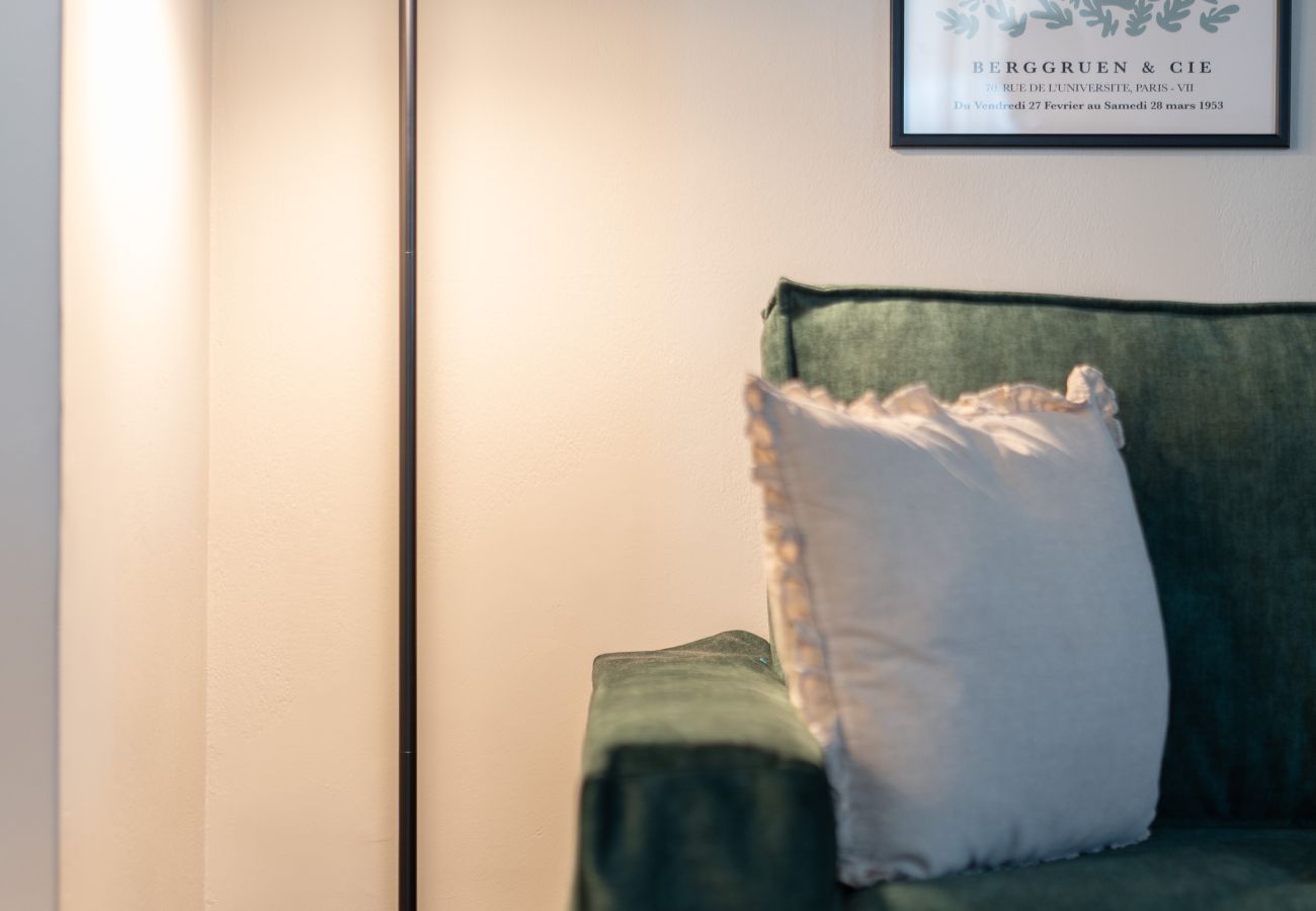 Apartment in Athens - Luxury Petralona Penthouse | Sleeps 7 | Near Metro