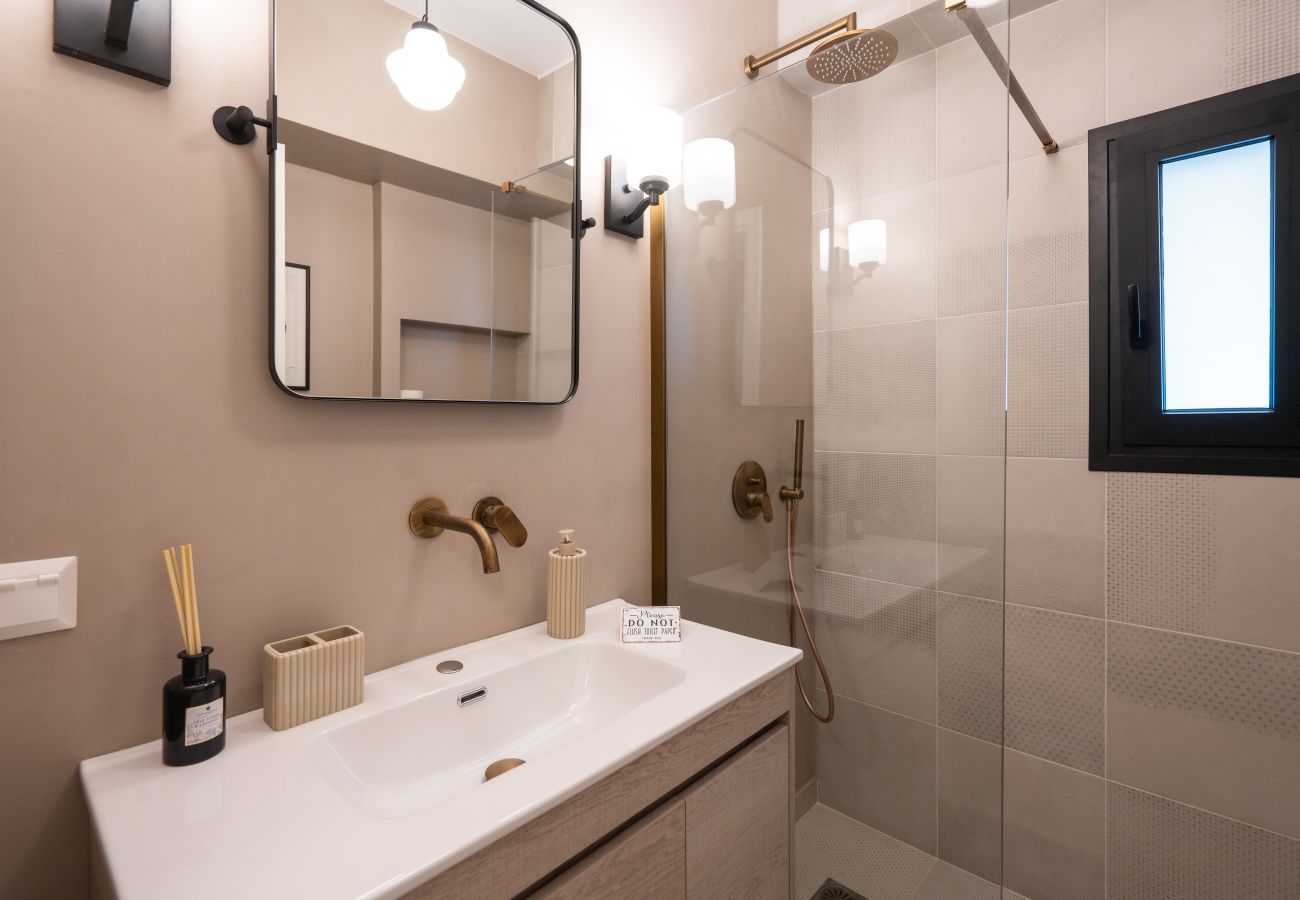Apartment in Athens - Luxury Petralona Penthouse | Sleeps 7 | Near Metro