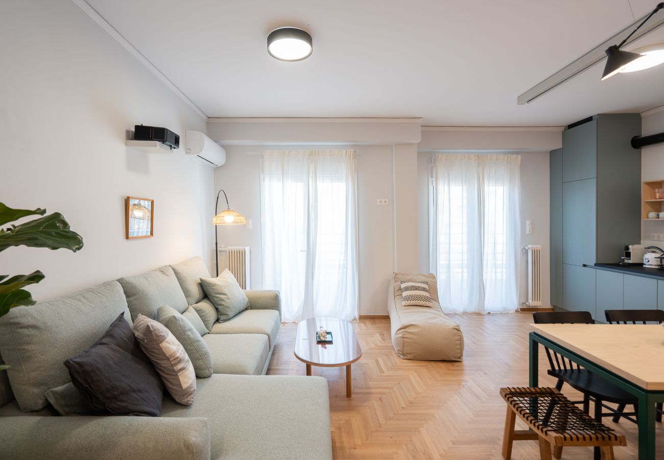 Apartment in Athens - 3BR Home Theater Apt with Projector & JBL sound