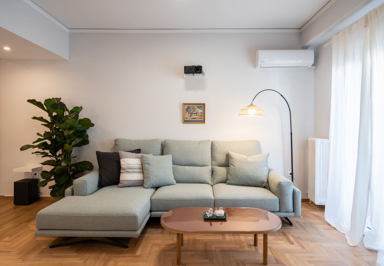 Apartment in Athens - 3BR Home Theater Apt with Projector & JBL sound
