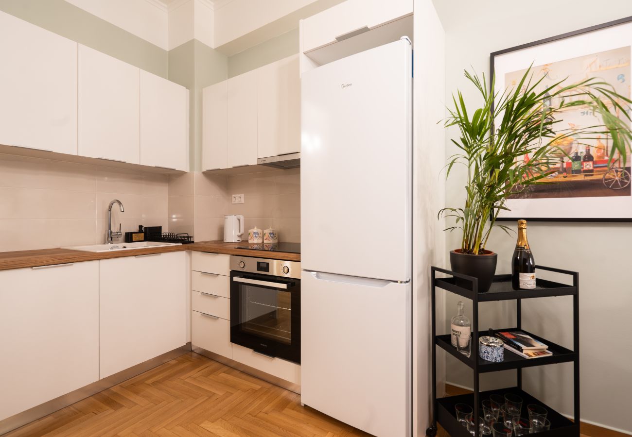 Apartment in Athens - 2BR Retro-Modern Apt | 15' To Acropolis