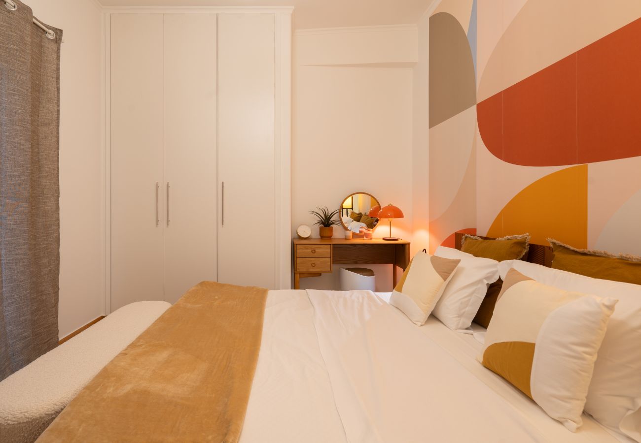 Apartment in Athens - 2BR Retro-Modern Apt | 15' To Acropolis