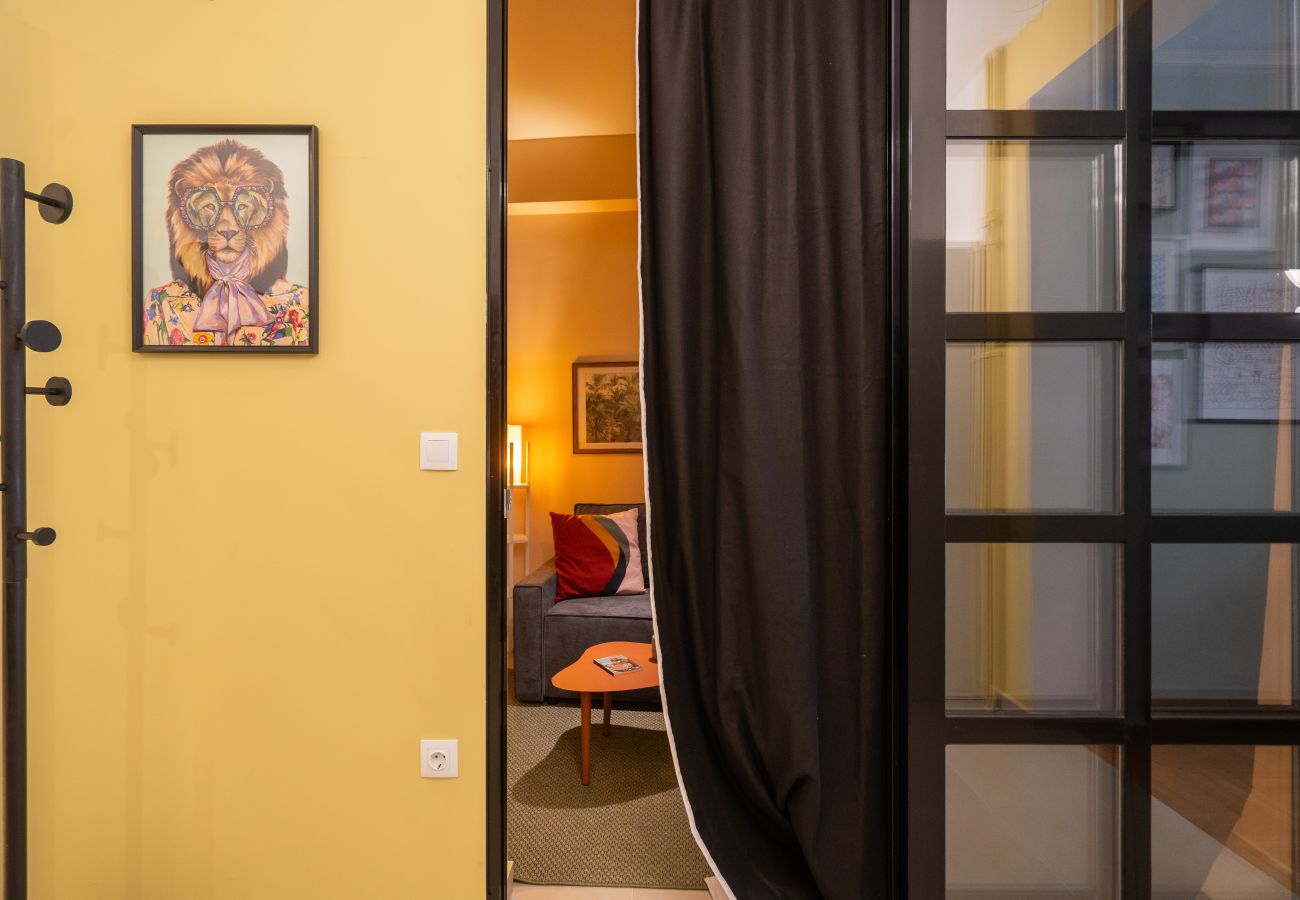 Apartment in Athens - 2BR Retro-Modern Apt | 15' To Acropolis