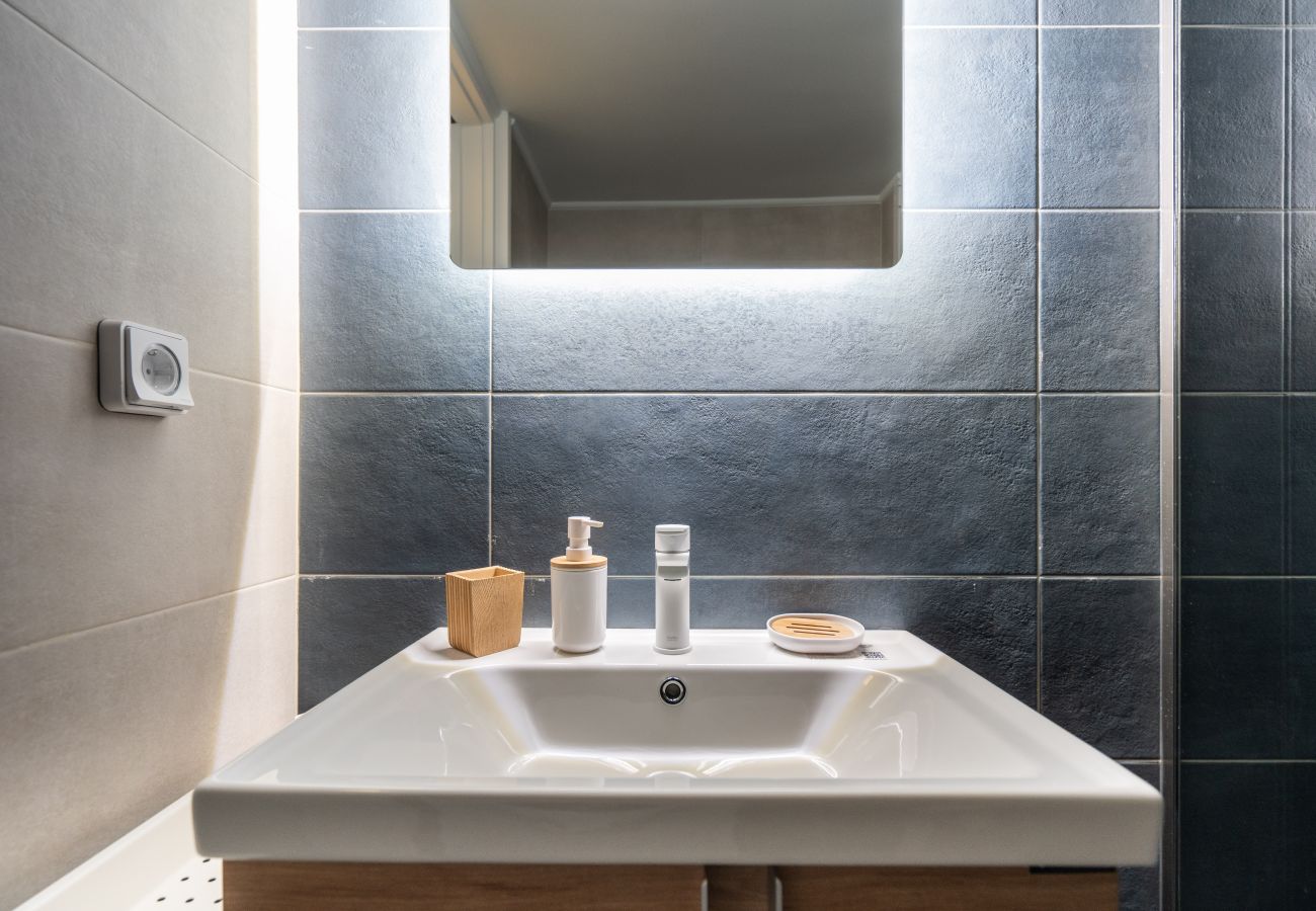 Apartment in Athens - 2BR Retro-Modern Apt | 15' To Acropolis