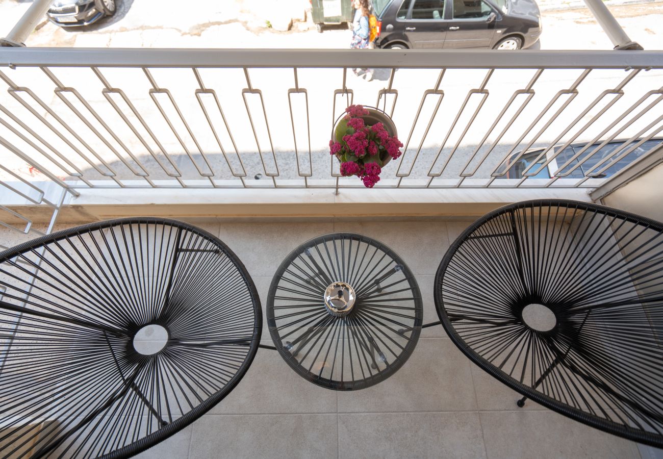 Apartment in Athens - 2BR Retro-Modern Apt | 15' To Acropolis
