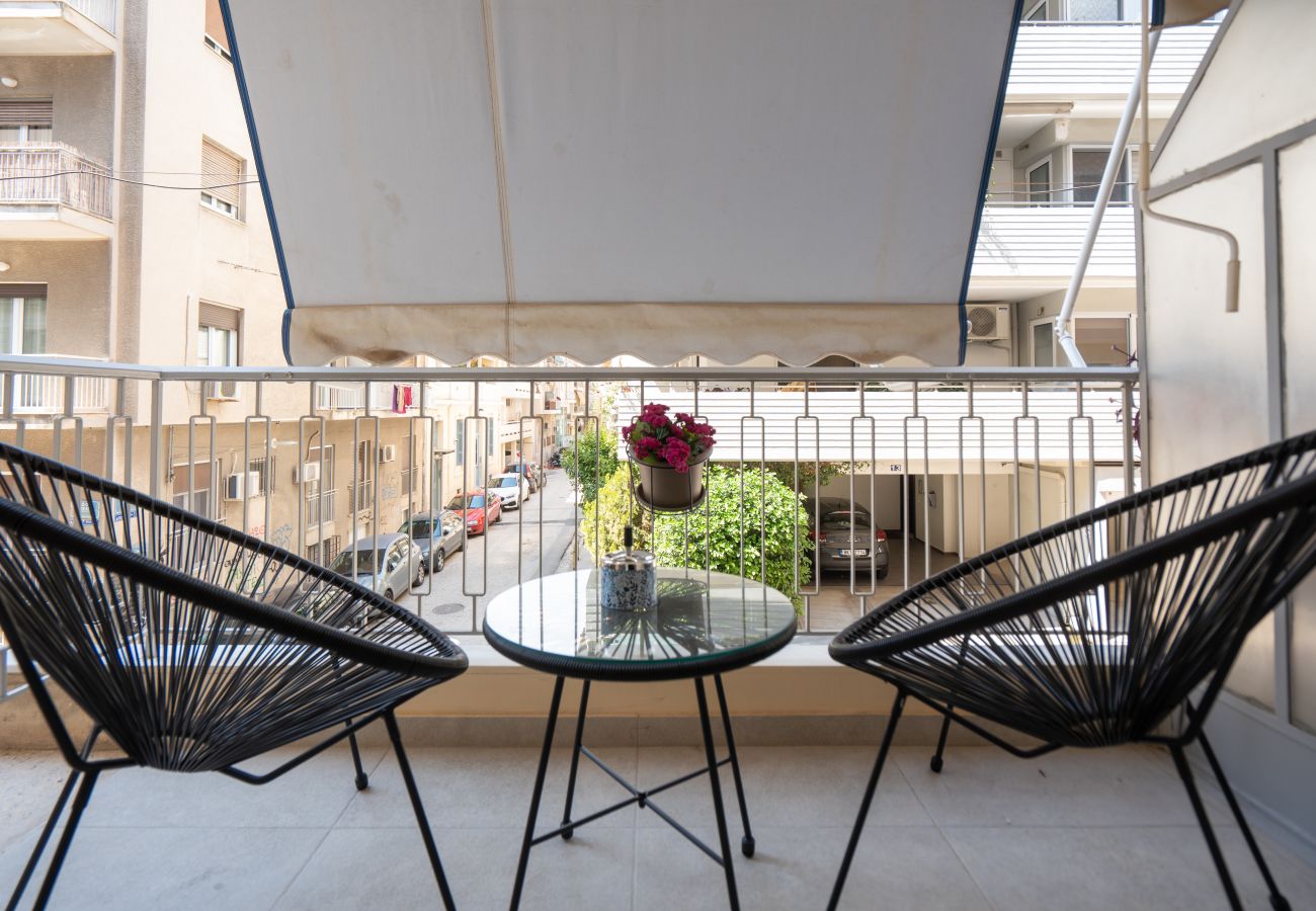Apartment in Athens - 2BR Retro-Modern Apt | 15' To Acropolis