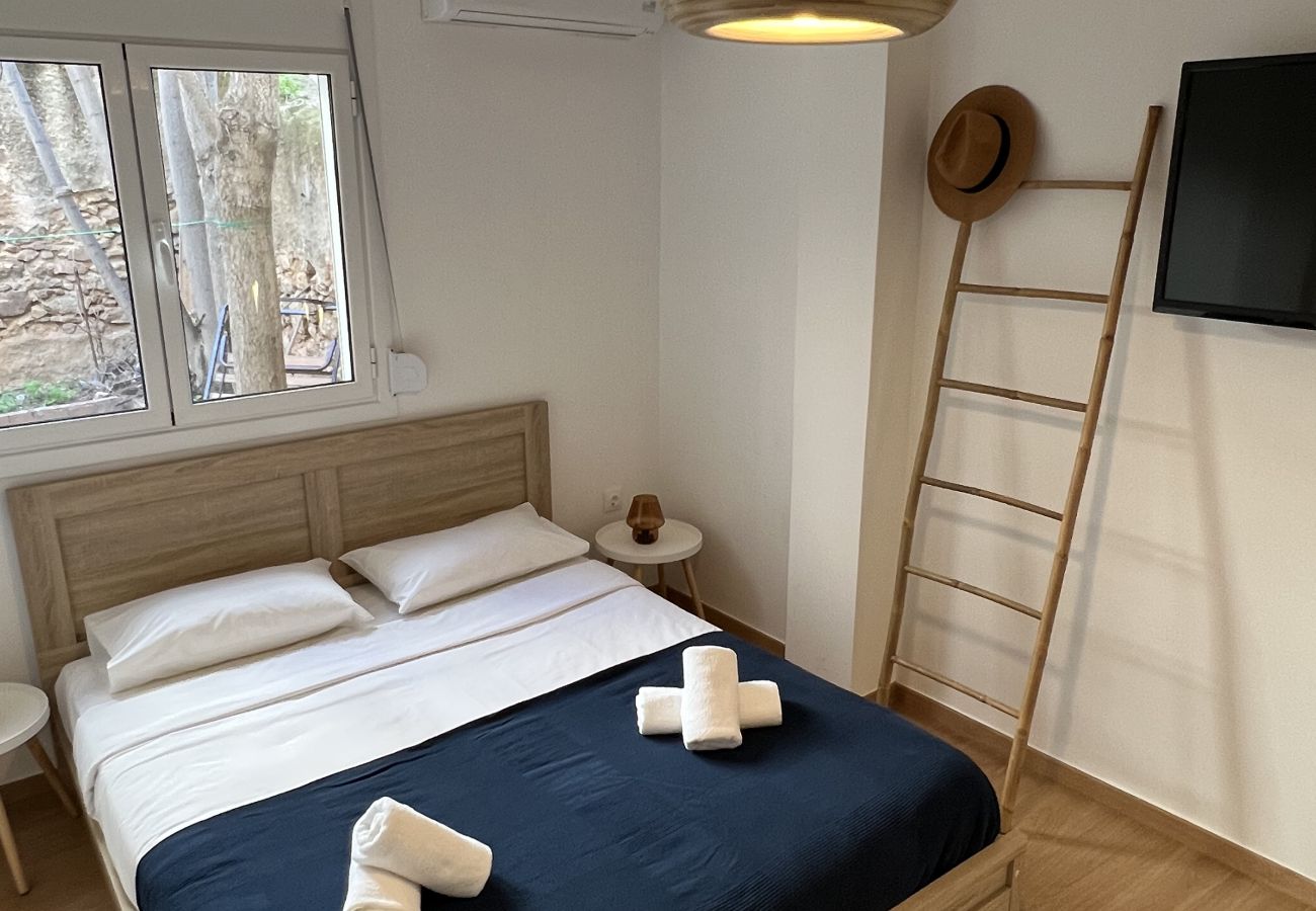 Apartment in Athens - Comfy · Spacious 2BR In Petralona · Metro Station