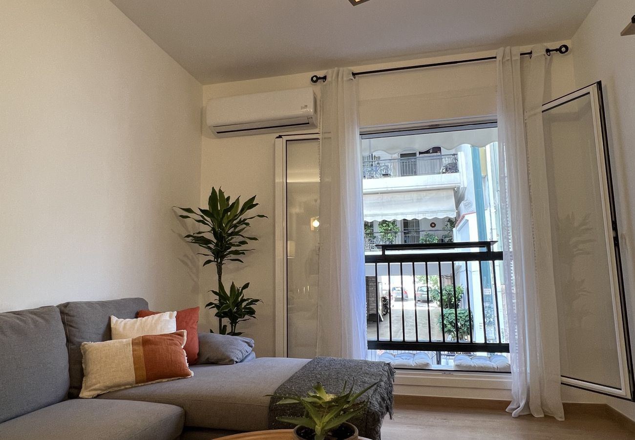 Apartment in Athens - Comfy · Spacious 2BR In Petralona · Metro Station