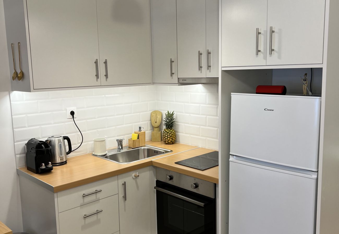 Apartment in Athens - Comfy · Spacious 2BR In Petralona · Metro Station