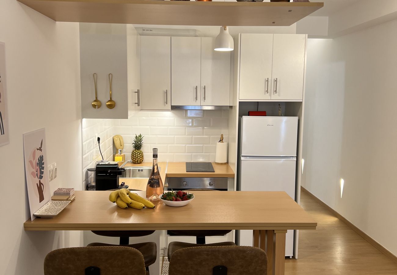 Apartment in Athens - Comfy · Spacious 2BR In Petralona · Metro Station
