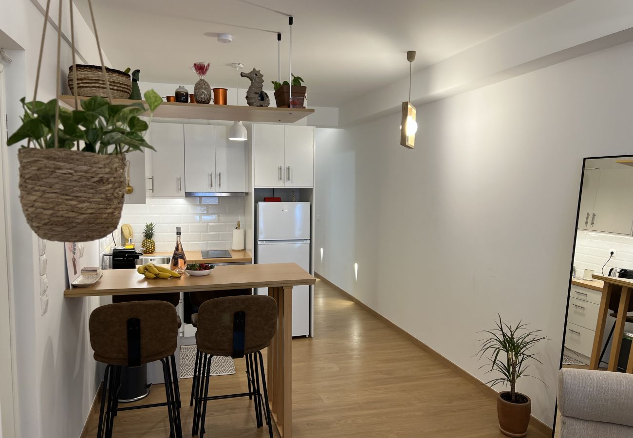 Apartment in Athens - Comfy · Spacious 2BR In Petralona · Metro Station