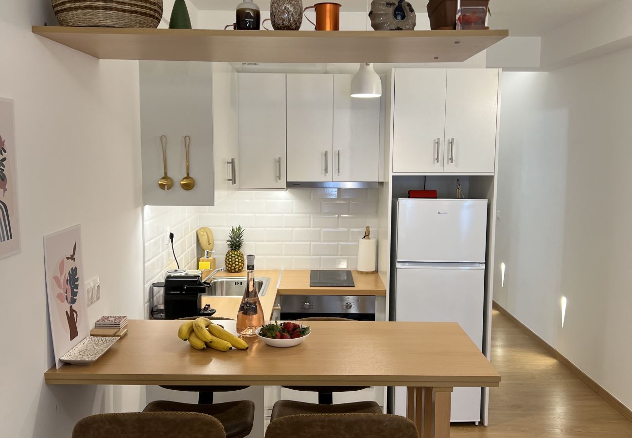 Apartment in Athens - Comfy · Spacious 2BR In Petralona · Metro Station