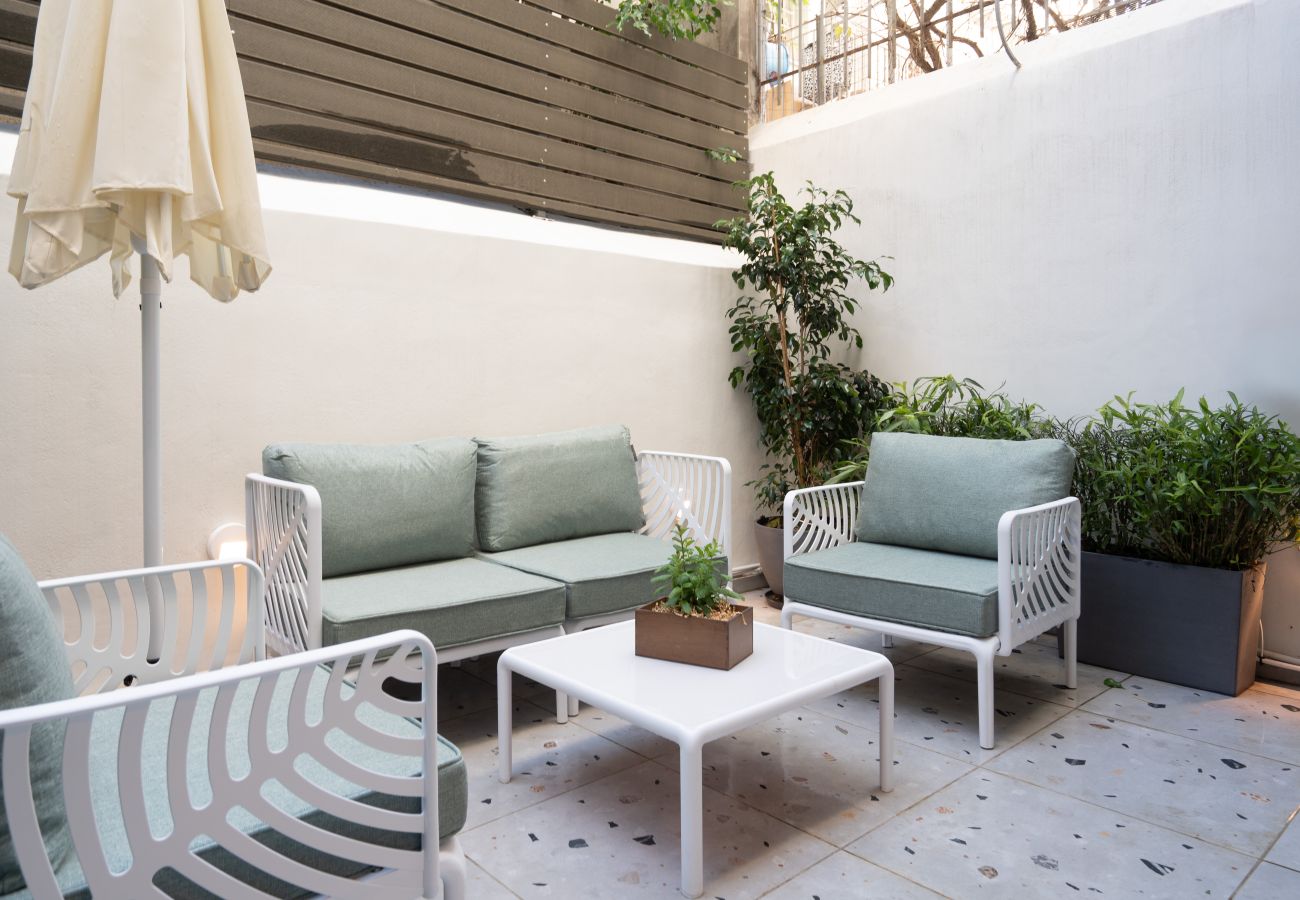Apartment in Athens - Private Garden Suite • Starlink • Near Acropolis