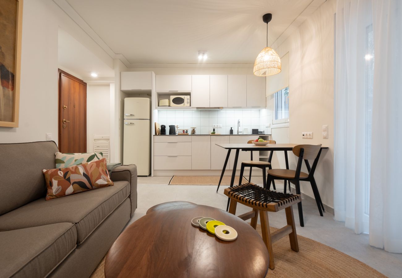 Apartment in Athens - Private Garden Suite • Starlink • Near Acropolis