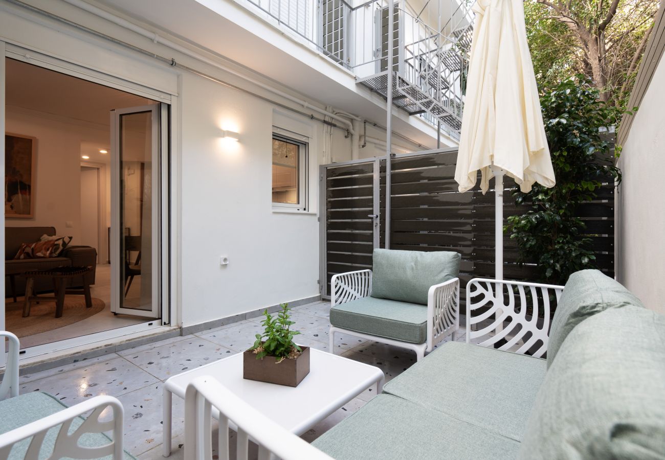 Apartment in Athens - Private Garden Suite • Starlink • Near Acropolis