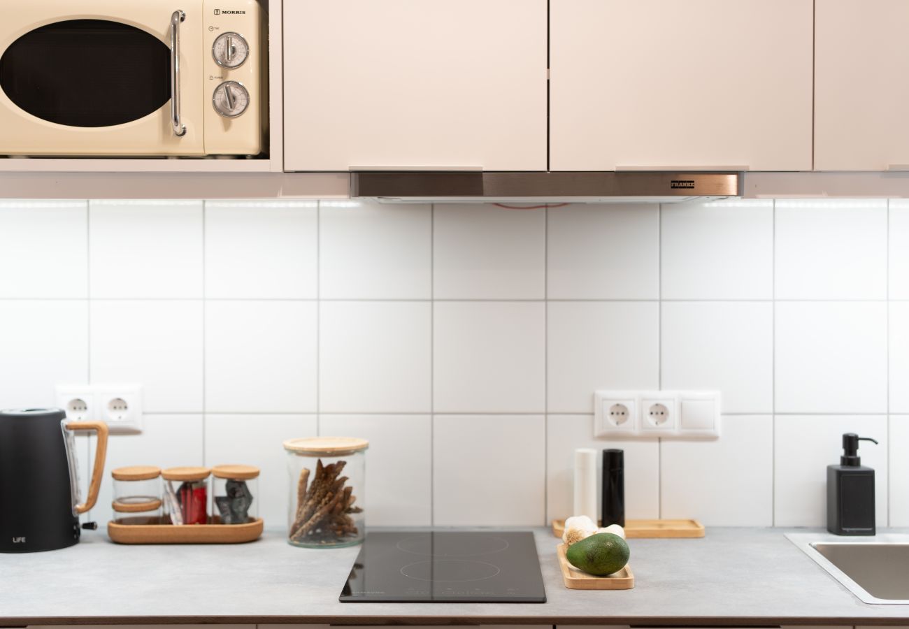 Apartment in Athens - Acropolis walk • Private Patio Gem w/Rooftop
