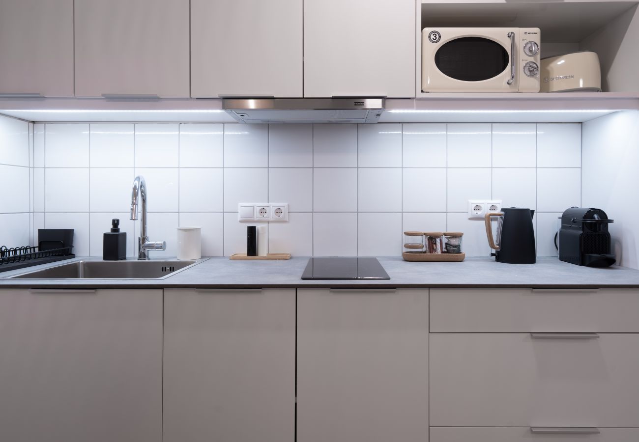 Apartment in Athens - Acropolis walk • Private Patio Gem w/Rooftop