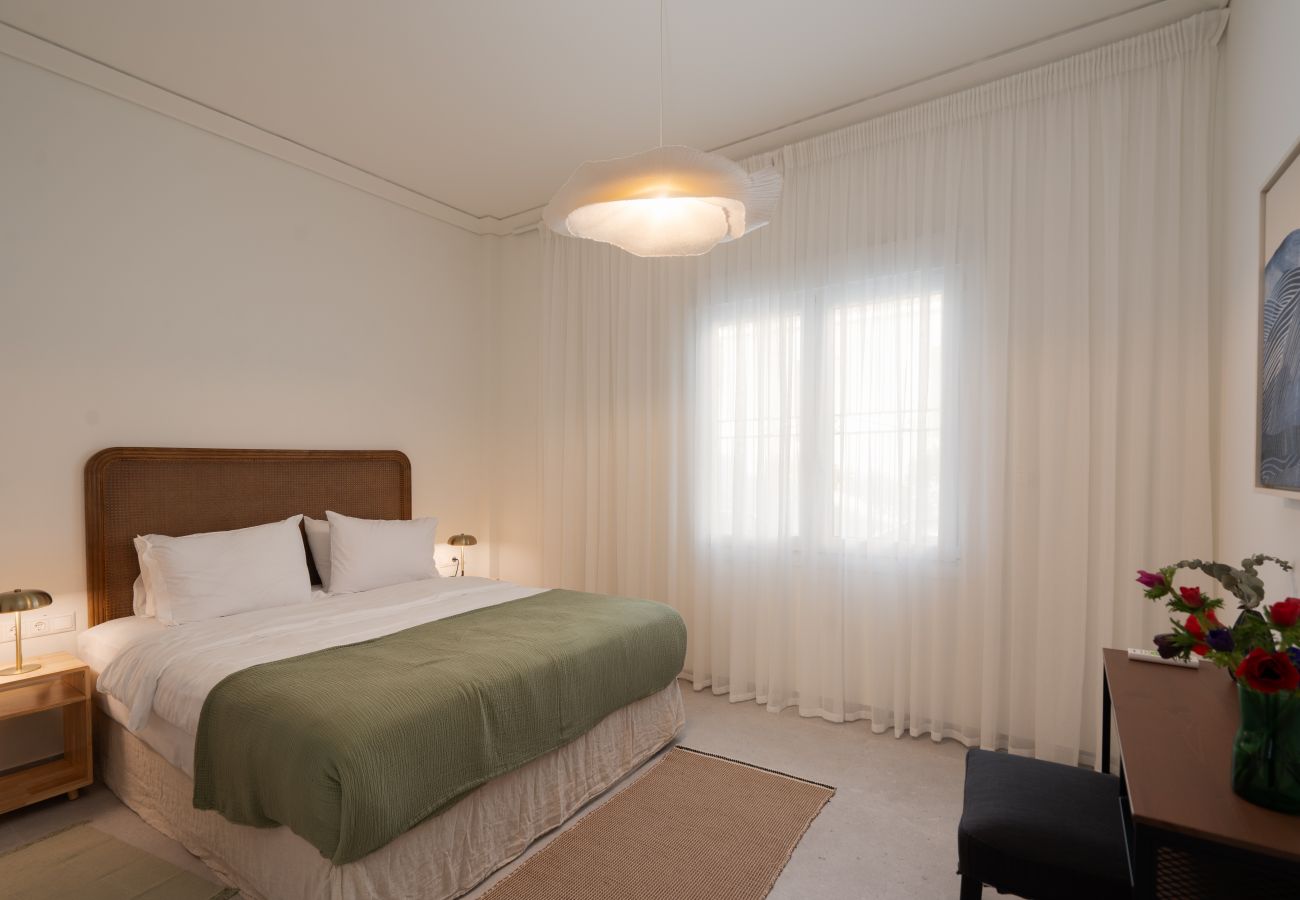 Apartment in Athens - Acropolis Walk • Starlink • Sunset Rooftop