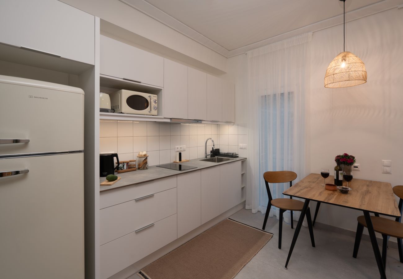 Apartment in Athens - Acropolis Walk • Starlink • Sunset Rooftop