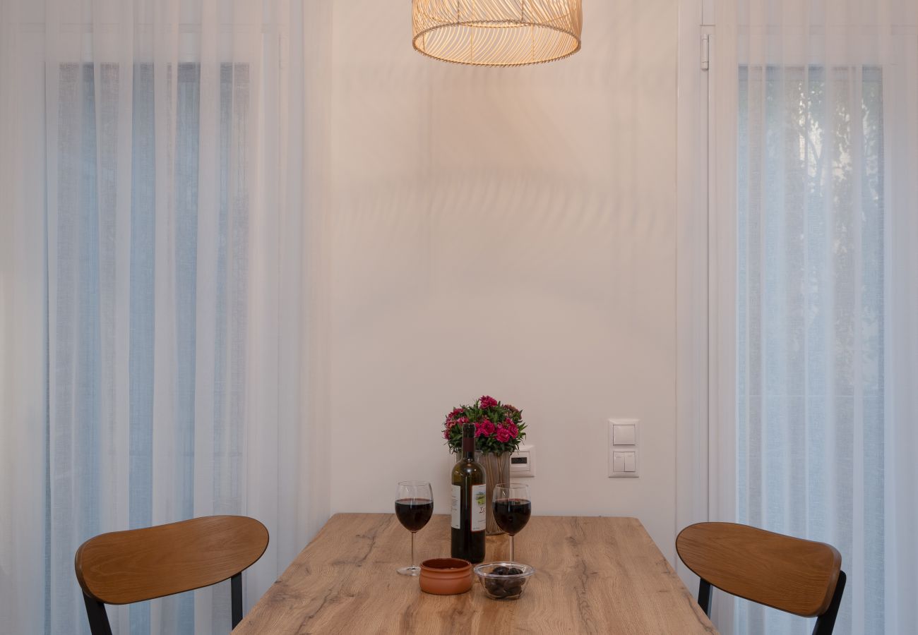 Apartment in Athens - Acropolis Walk • Starlink • Sunset Rooftop