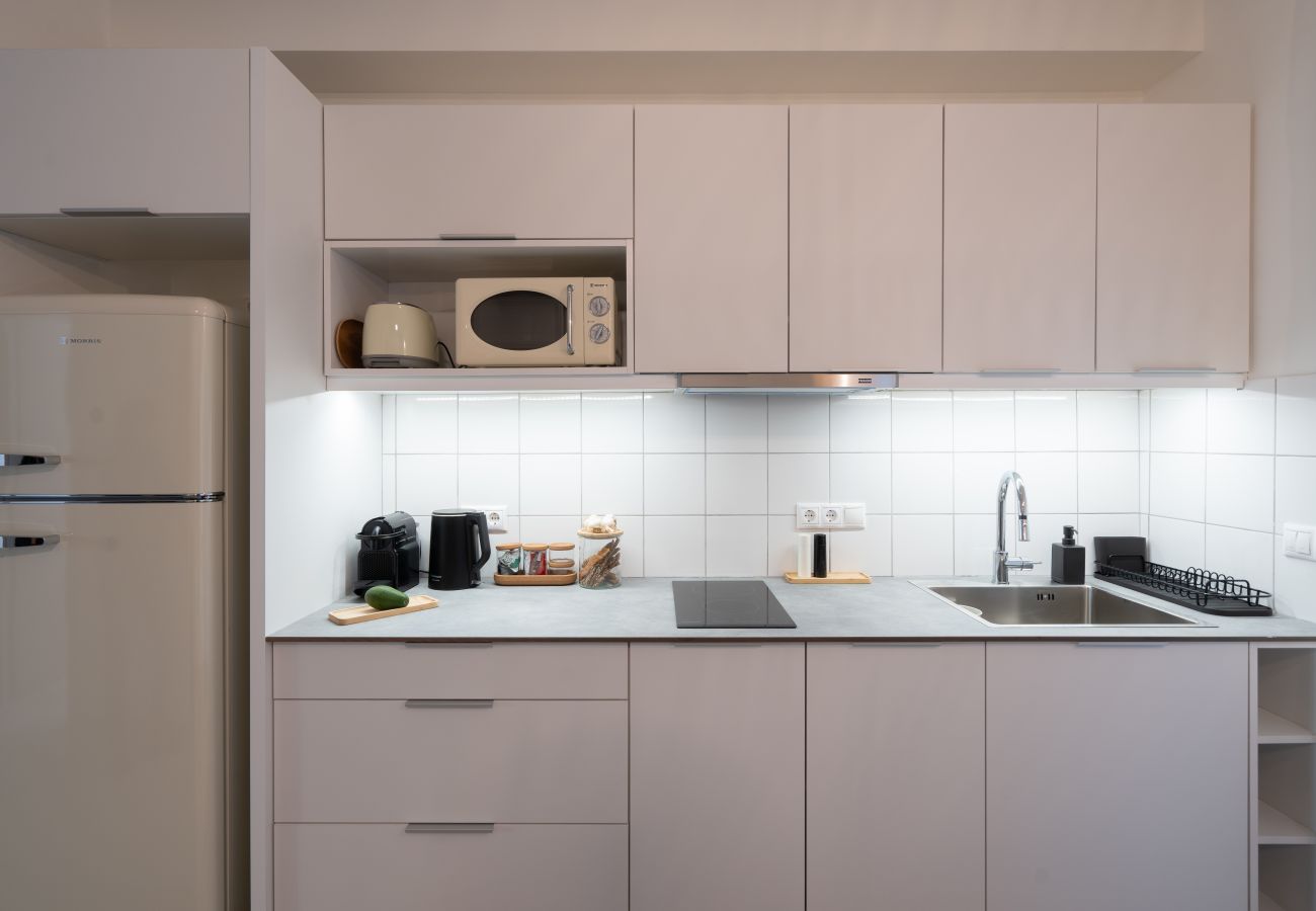 Apartment in Athens - Acropolis Walk • Starlink • Sunset Rooftop