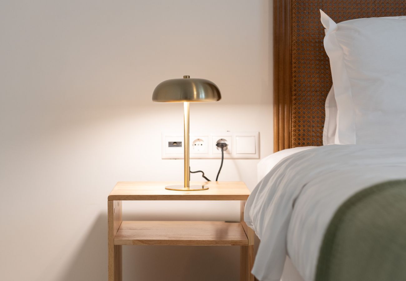 Apartment in Athens - Acropolis Walk • Starlink • Sunset Rooftop