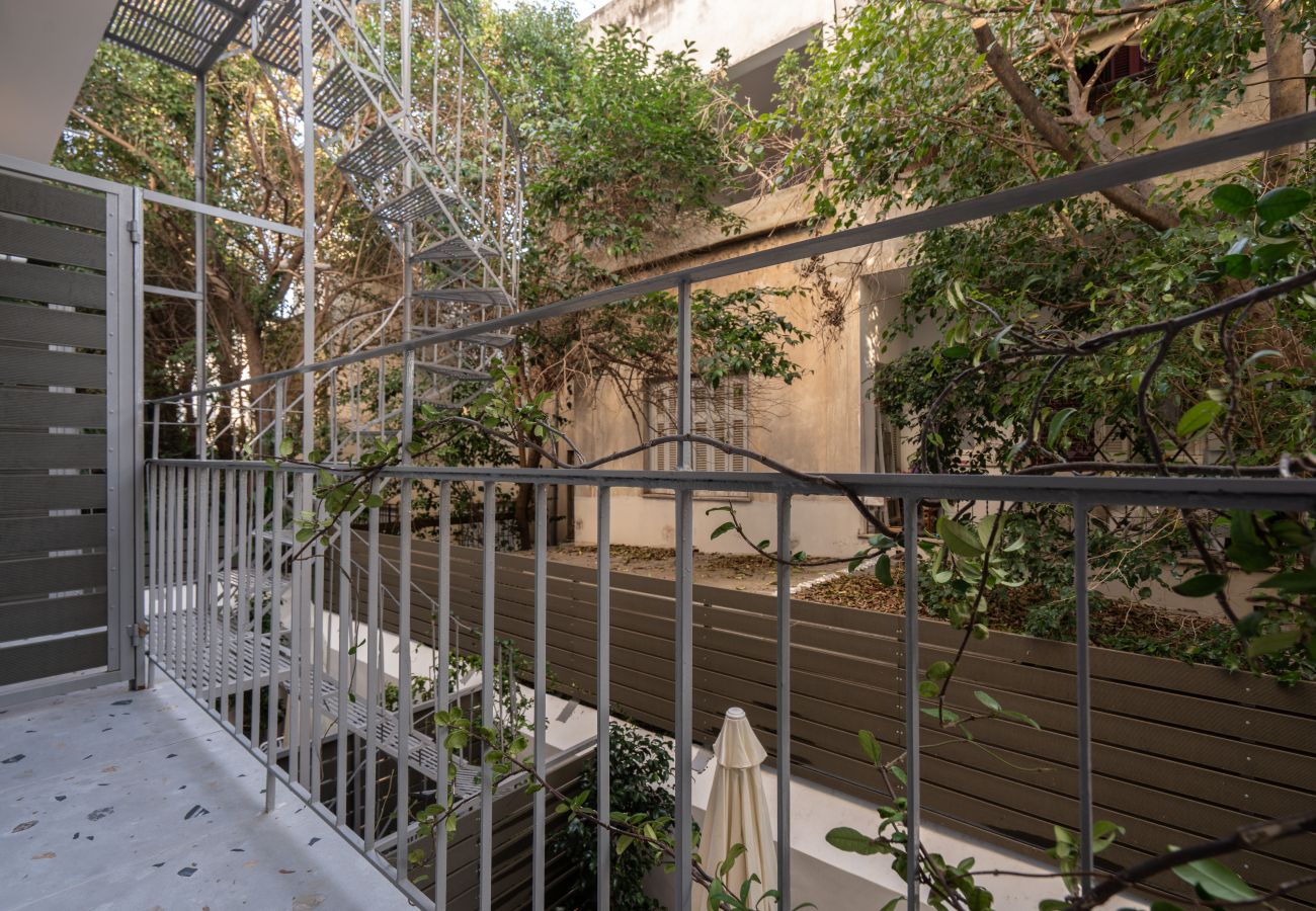 Apartment in Athens - Acropolis Walk • Starlink • Sunset Rooftop