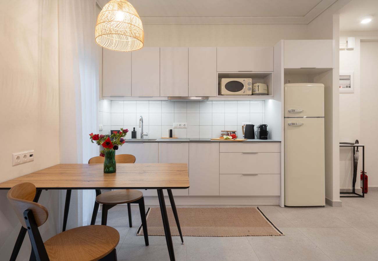 Apartment in Athens - Koukaki Life: Starlink, Rooftop, Near Acropolis