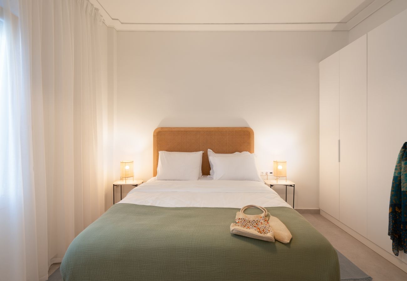 Apartment in Athens - Koukaki Life: Starlink, Rooftop, Near Acropolis