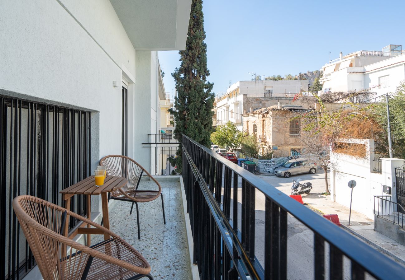 Apartment in Athens - 2BR Gem | Near Acropolis & Metro | Rooftop Views