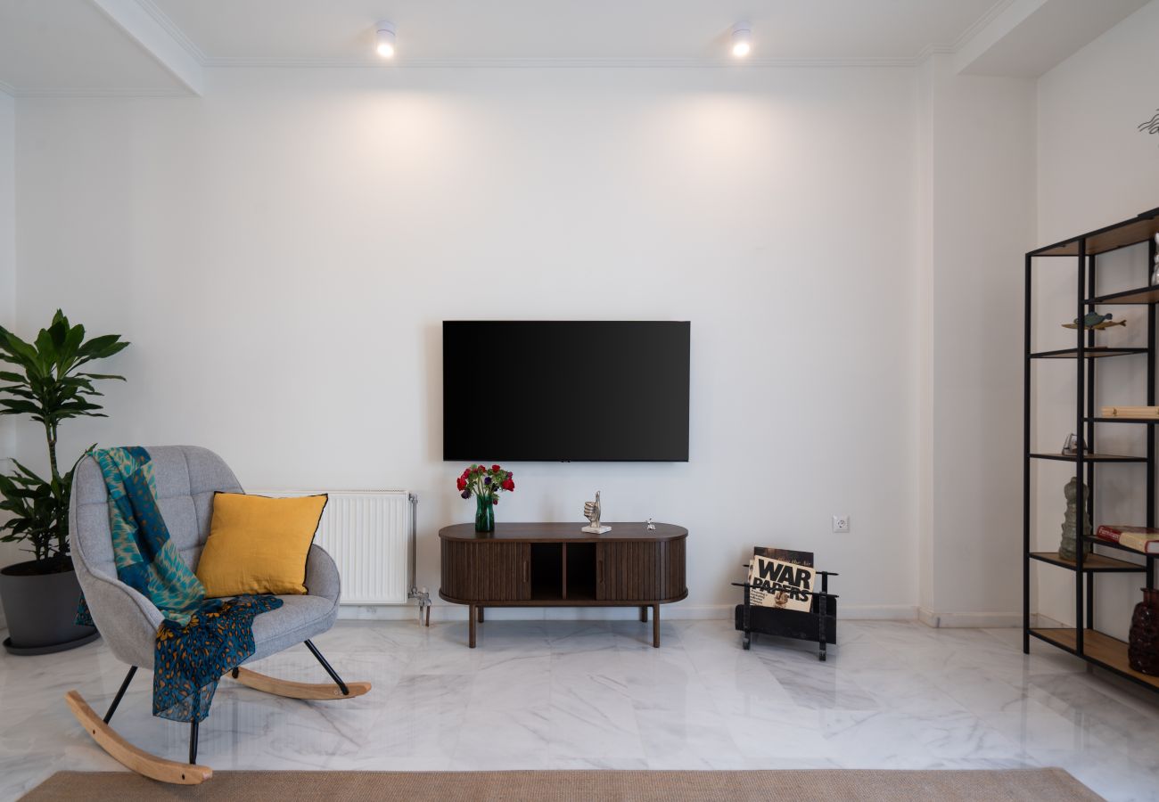 Apartment in Athens - 2BR Gem | Near Acropolis & Metro | Rooftop Views