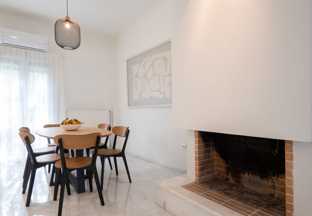 Apartment in Athens - 2BR Gem | Near Acropolis & Metro | Rooftop Views