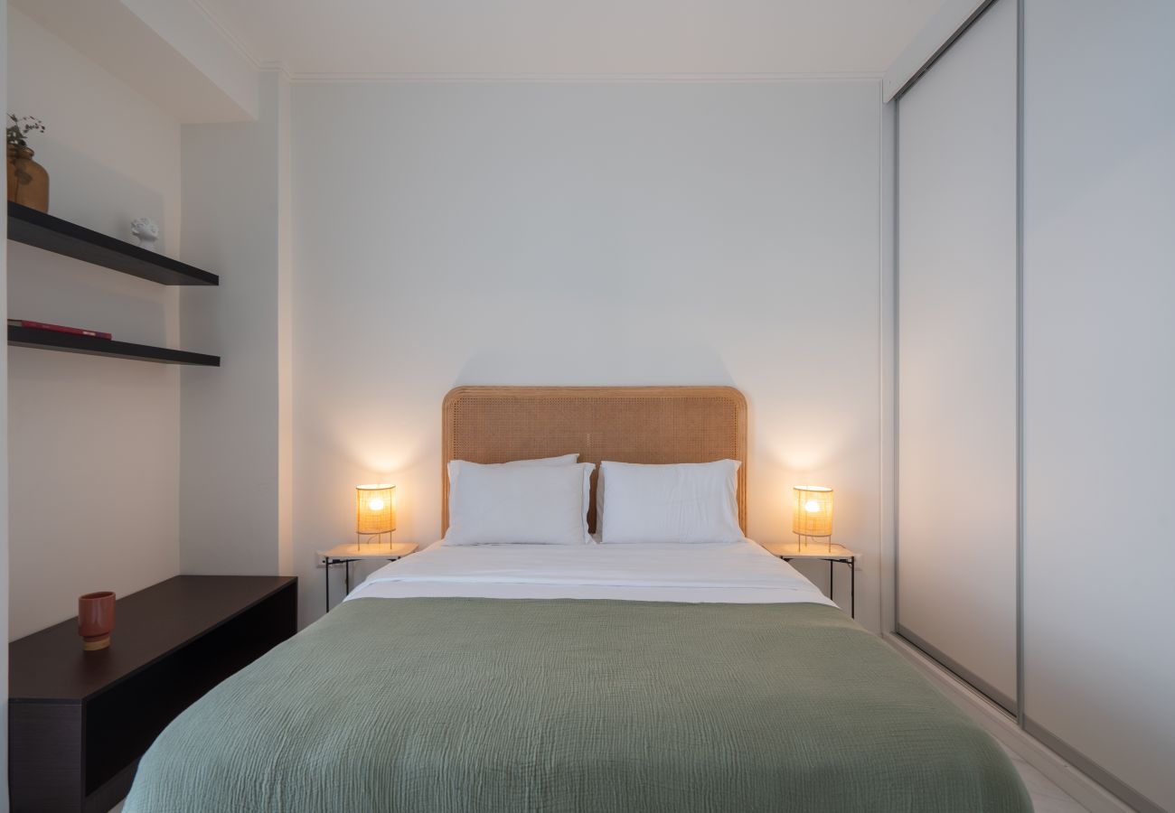 Apartment in Athens - 2BR Gem | Near Acropolis & Metro | Rooftop Views
